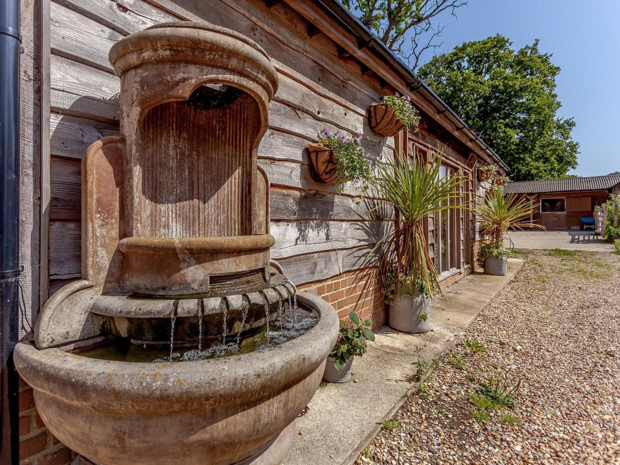 The Barn Coldwaltham Exterior foto